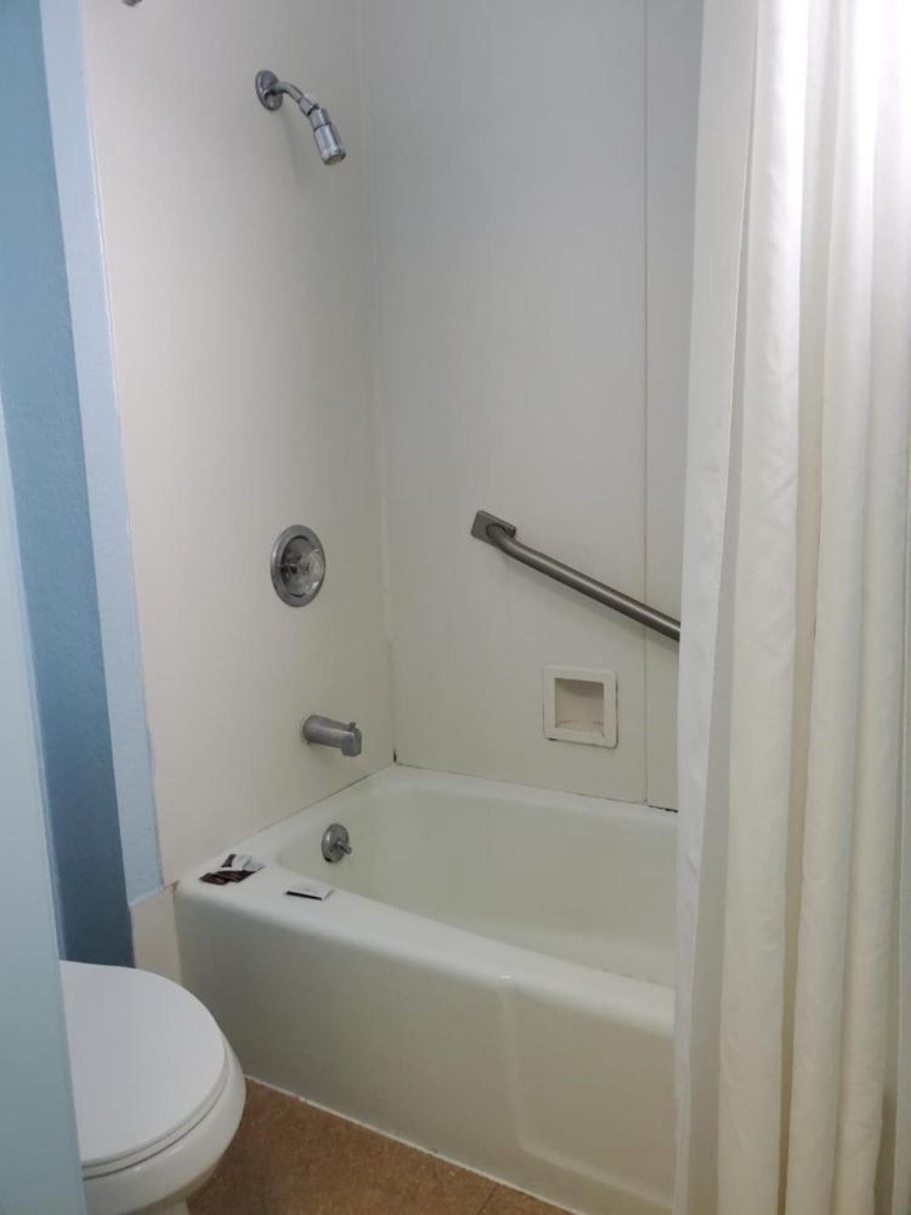 Room image 3